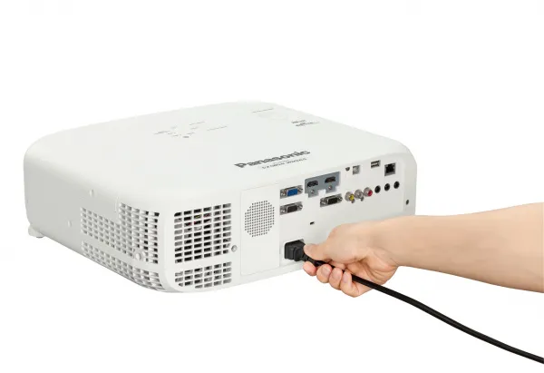 Panasonic PT-VZ585NE