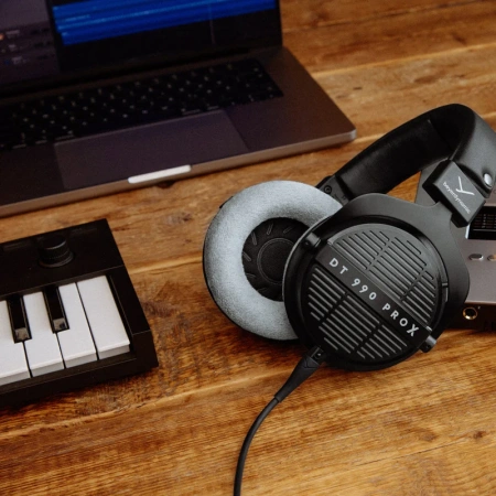 Купить Beyerdynamic DT 990 PRO X по выгодной цене в Екатеринбурге