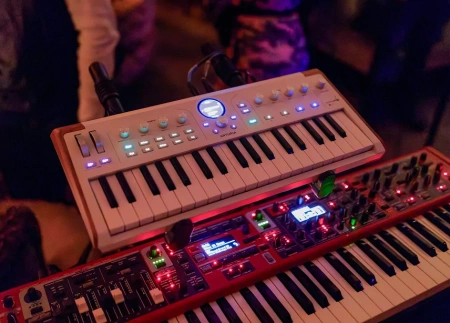 Купить Arturia AstroLab 37 White за 74&nbsp;990 ₽